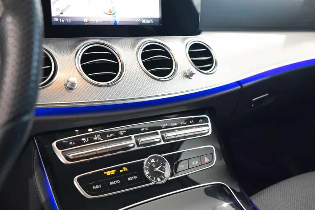 Mercedes-Benz E 200 Limousine AMG-Line*NAVI*KAM*LED 08/2016-photo-16