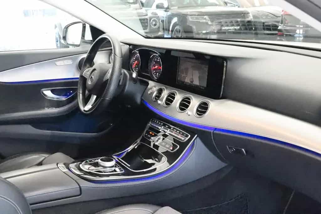 Mercedes-Benz E 200 Limousine AMG-Line*NAVI*KAM*LED 08/2016-photo-21