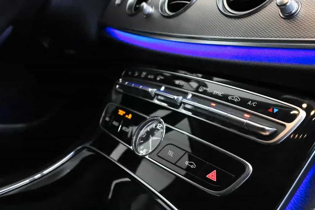 Mercedes-Benz E 200 Limousine AMG-Line*NAVI*KAM*LED 08/2016-photo-23
