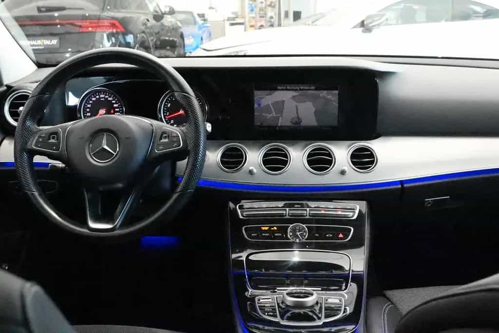 Mercedes-Benz E 200 Limousine AMG-Line*NAVI*KAM*LED 08/2016-photo-25