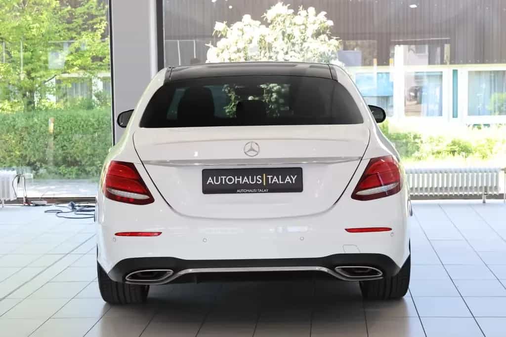 Mercedes-Benz E 200 Limousine AMG-Line*NAVI*KAM*LED 08/2016-photo-3