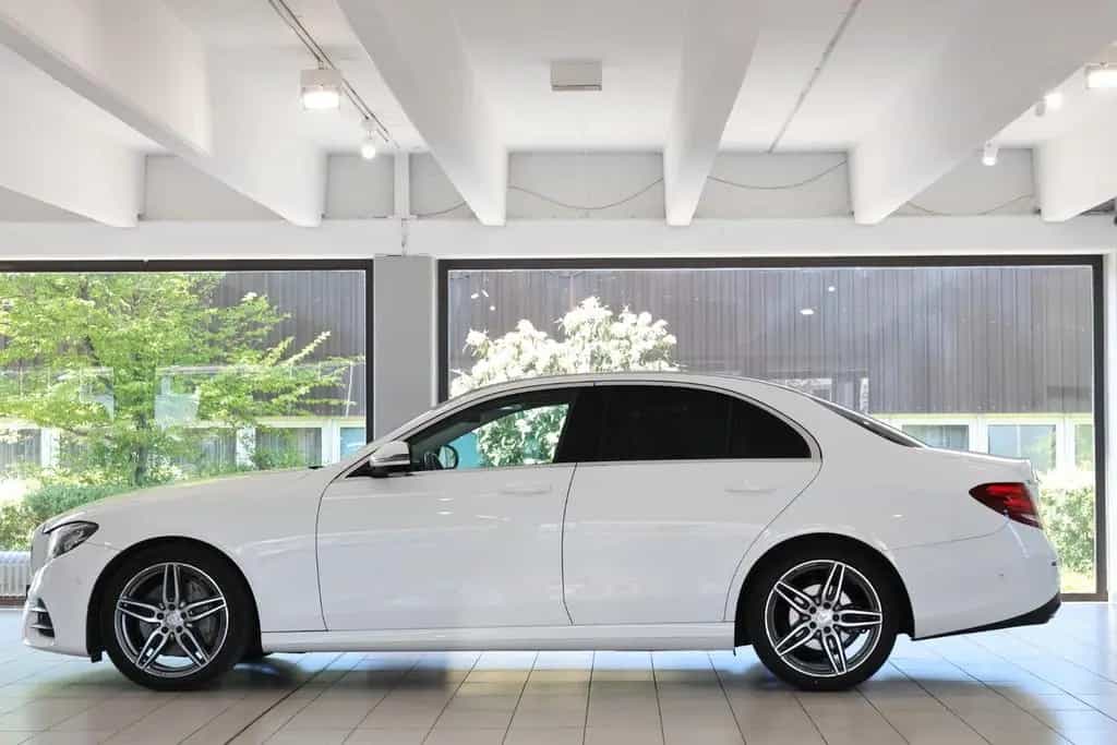 Mercedes-Benz E 200 Limousine AMG-Line*NAVI*KAM*LED 08/2016-photo-4