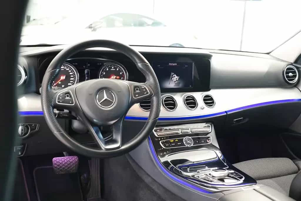 Mercedes-Benz E 200 Limousine AMG-Line*NAVI*KAM*LED 08/2016-photo-9