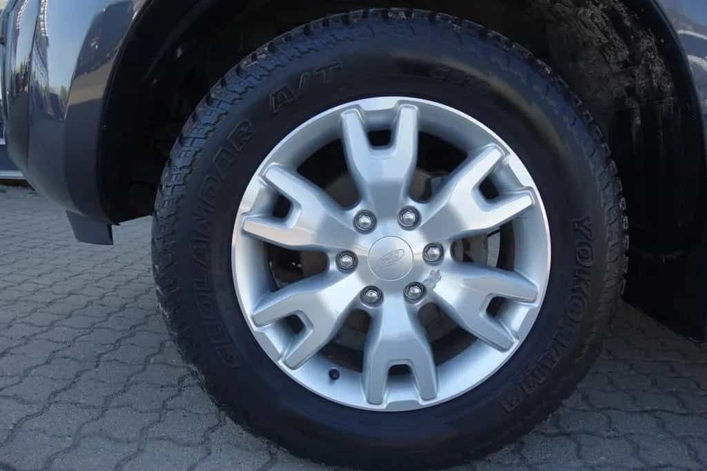 Ford Ranger 3,2 TDCI V6 Wildtrak DoKa 4x4 AHK/KAM/NAV 01/2016-photo-23