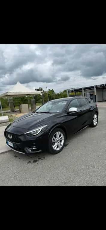 Infiniti Q30 1.5 diesel Premium 04/2017-photo-1