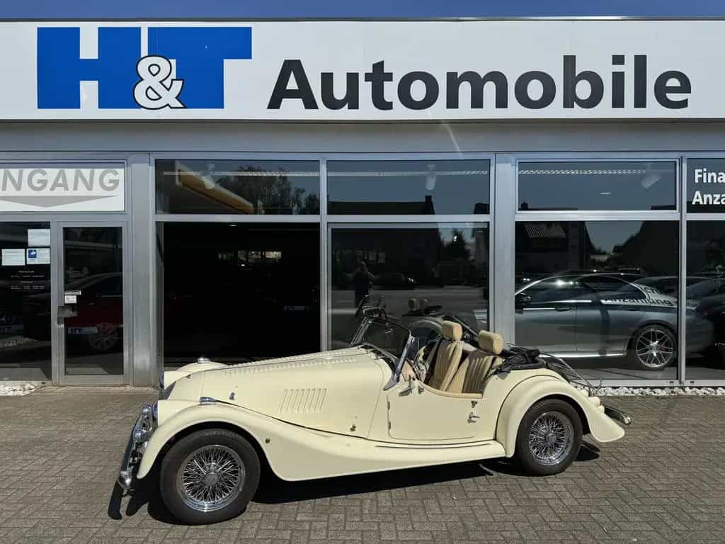 Morgan Plus 4 02/2012-photo-1
