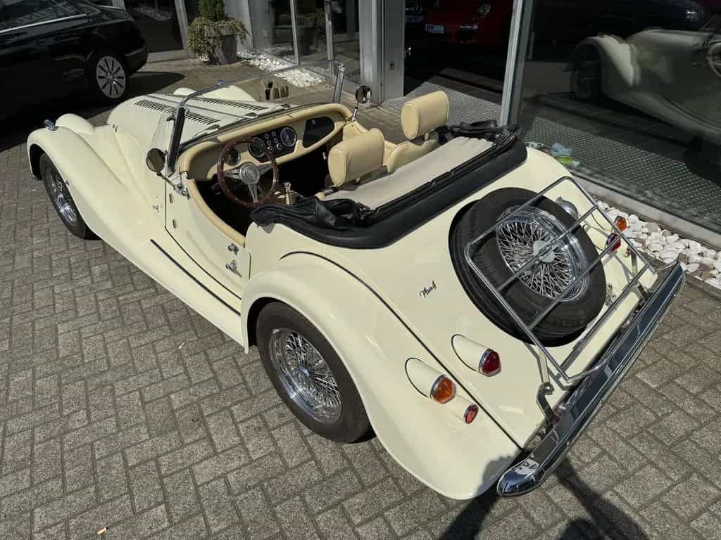 Morgan Plus 4 02/2012-photo-11
