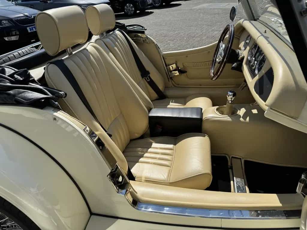 Morgan Plus 4 02/2012-photo-6