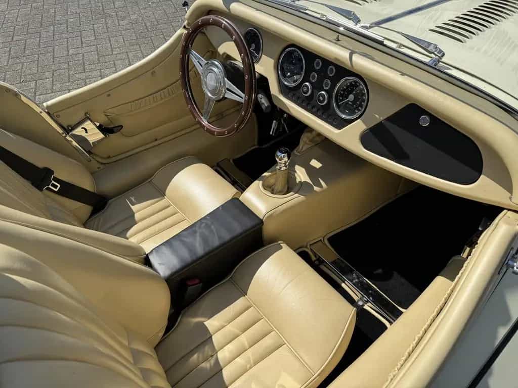 Morgan Plus 4 02/2012-photo-7