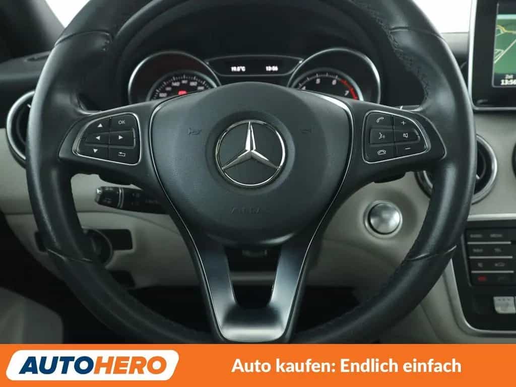 Mercedes-Benz A-Class 180 BlueEfficiency Urban Aut.*LED*ACC*PDC*SHZ* 03/2017-photo-18