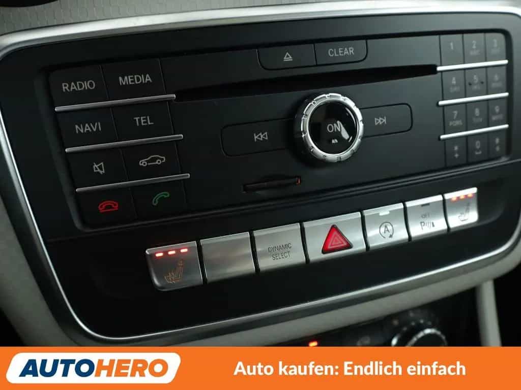 Mercedes-Benz A-Class 180 BlueEfficiency Urban Aut.*LED*ACC*PDC*SHZ* 03/2017-photo-23
