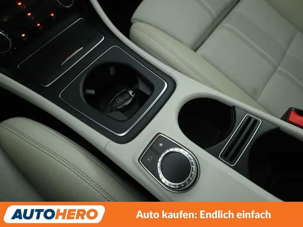 Mercedes-Benz A-Class 180 BlueEfficiency Urban Aut.*LED*ACC*PDC*SHZ* 03/2017-photo-26