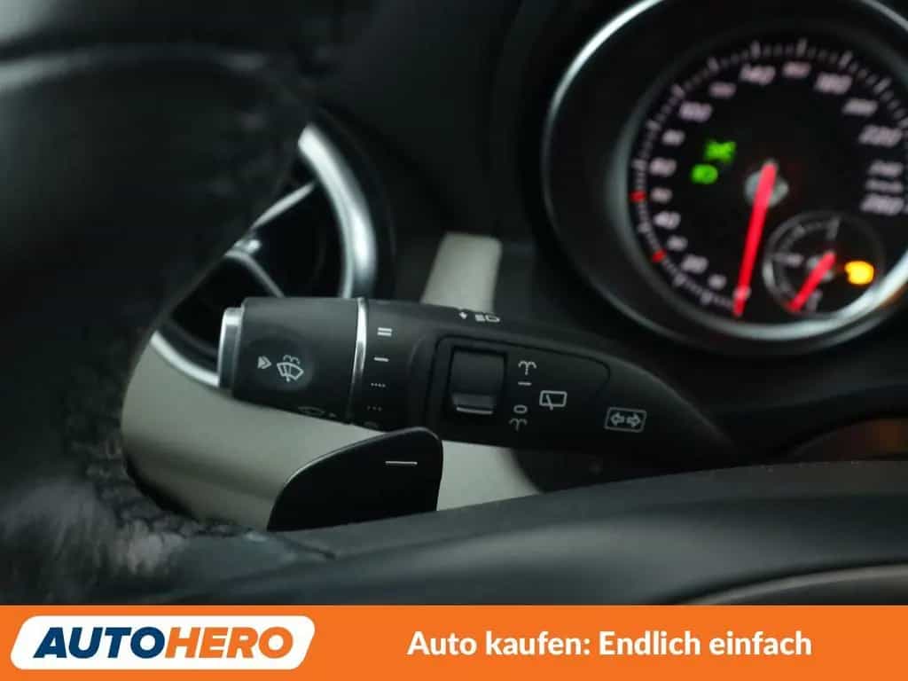 Mercedes-Benz A-Class 180 BlueEfficiency Urban Aut.*LED*ACC*PDC*SHZ* 03/2017-photo-28