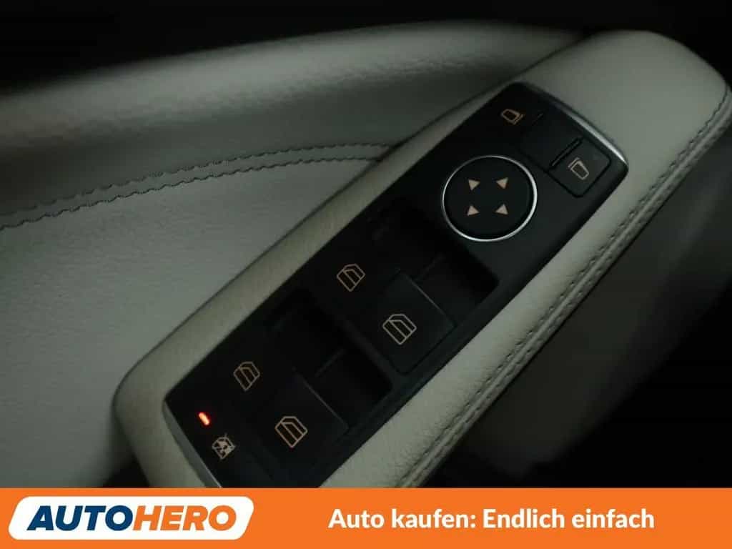 Mercedes-Benz A-Class 180 BlueEfficiency Urban Aut.*LED*ACC*PDC*SHZ* 03/2017-photo-29