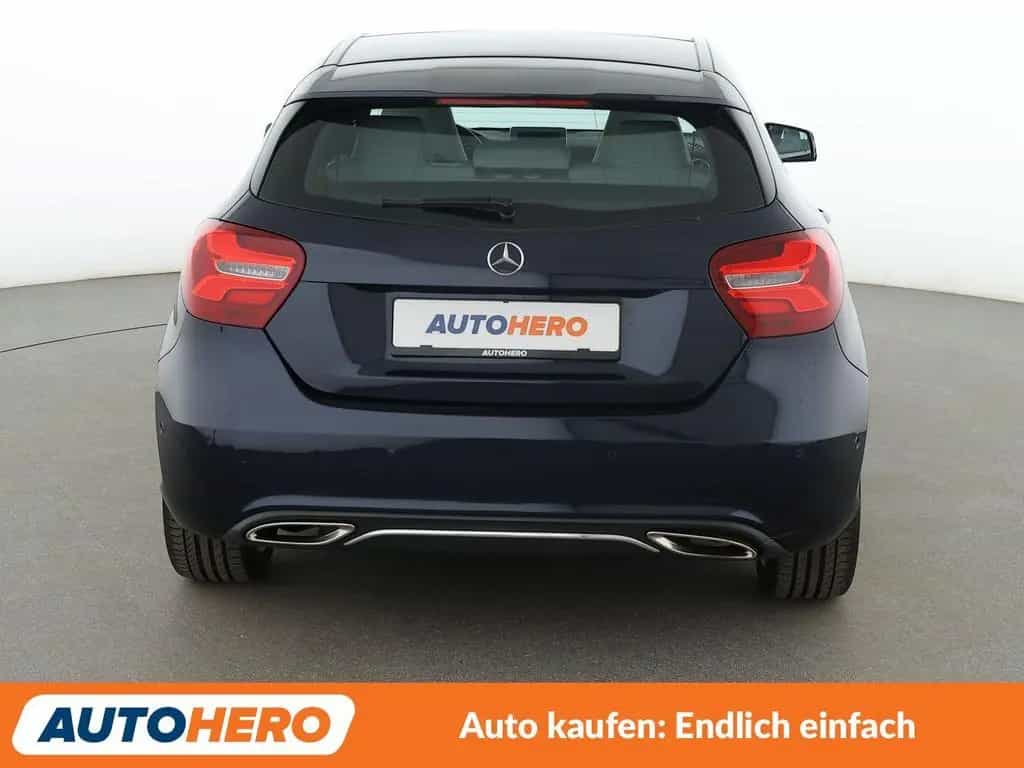 Mercedes-Benz A-Class 180 BlueEfficiency Urban Aut.*LED*ACC*PDC*SHZ* 03/2017-photo-4