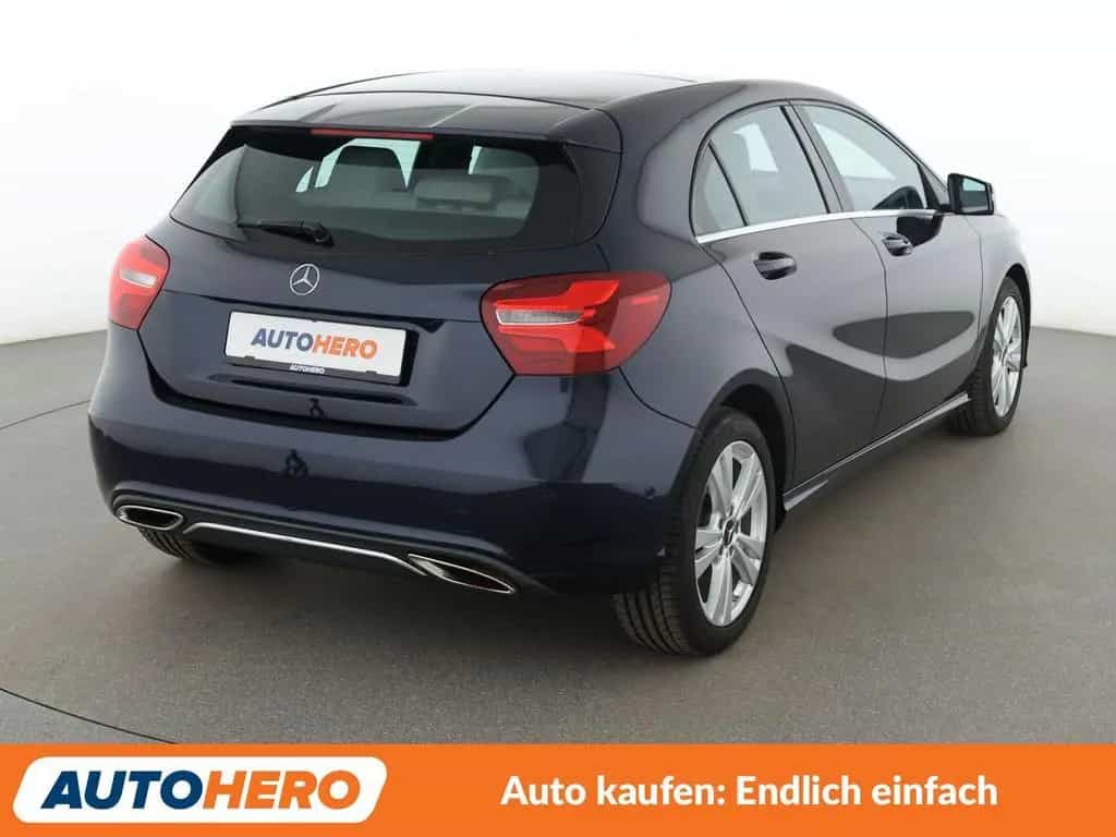 Mercedes-Benz A-Class 180 BlueEfficiency Urban Aut.*LED*ACC*PDC*SHZ* 03/2017-photo-5
