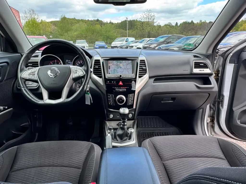 Ssangyong Tivoli 1.6 e-XDi Sapphire 2WD *Navi*Kamera*AHK * 03/2017-photo-7