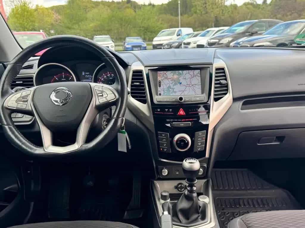 Ssangyong Tivoli 1.6 e-XDi Sapphire 2WD *Navi*Kamera*AHK * 03/2017-photo-8