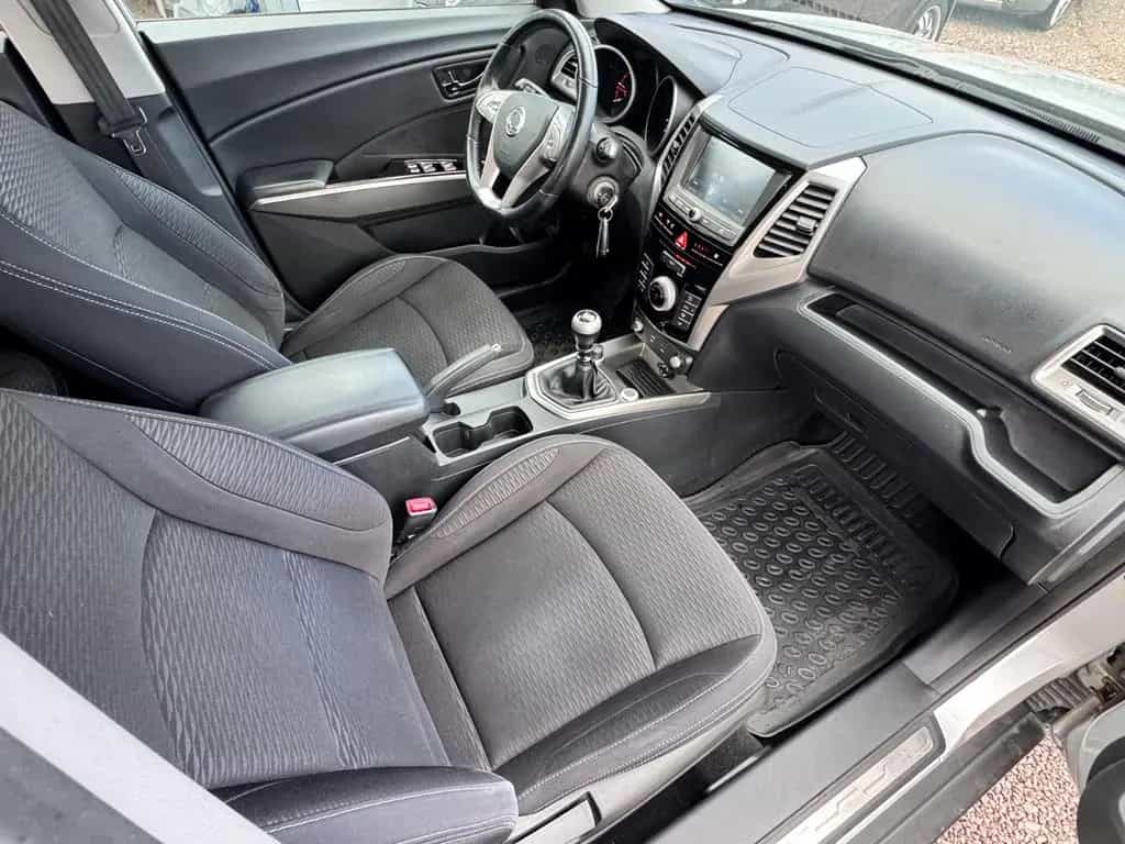Ssangyong Tivoli 1.6 e-XDi Sapphire 2WD *Navi*Kamera*AHK * 03/2017-photo-12