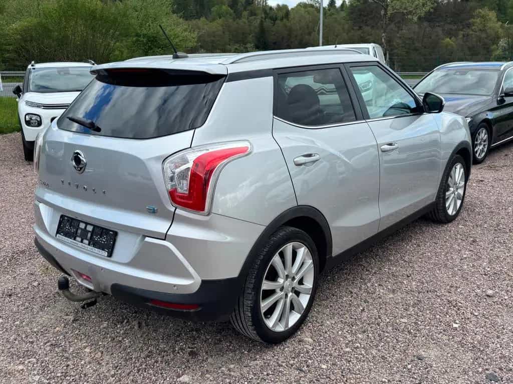 Ssangyong Tivoli 1.6 e-XDi Sapphire 2WD *Navi*Kamera*AHK * 03/2017-photo-0