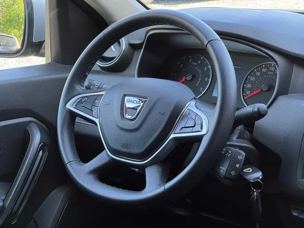 Dacia Duster II Comfort *1.HAND|8-FACH|LED|AHK|TÜV* 08/2018-photo-33