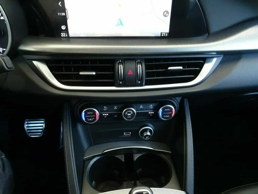 Alfa Romeo Stelvio 2.0 Turbo 16V AT8-Q4 Veloce,AHK,Leder 06/2022-photo-18