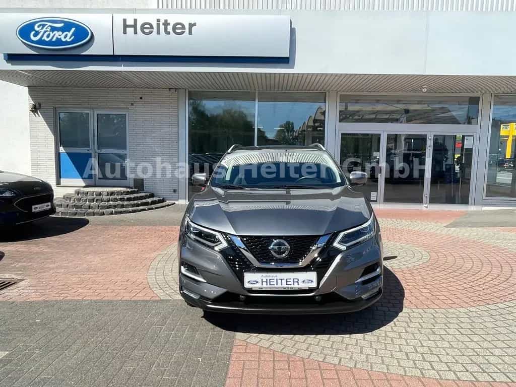 Nissan Qashqai 1.3 Akari Auto./ Leder+Pano.+360°+AHK 05/2021-photo-1