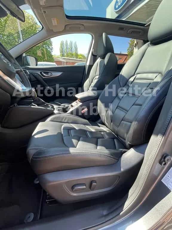Nissan Qashqai 1.3 Akari Auto./ Leder+Pano.+360°+AHK 05/2021-photo-16