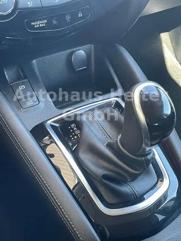 Nissan Qashqai 1.3 Akari Auto./ Leder+Pano.+360°+AHK 05/2021-photo-25
