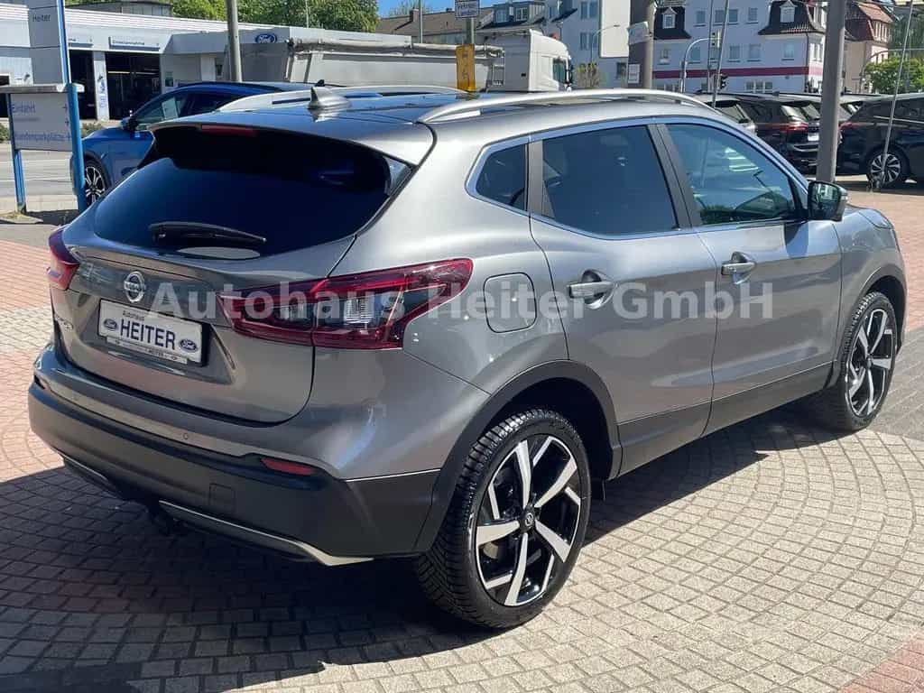 Nissan Qashqai 1.3 Akari Auto./ Leder+Pano.+360°+AHK 05/2021-photo-5