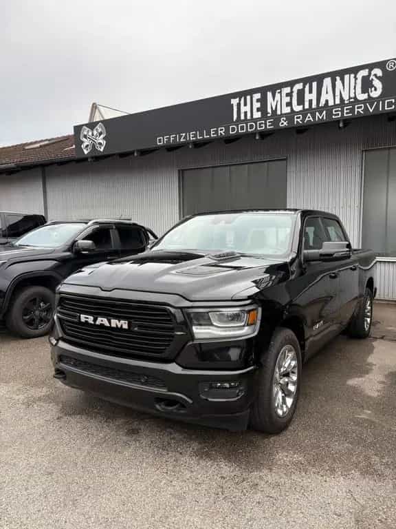 Dodge RAM 1500 Laramie Sport null-photo-1