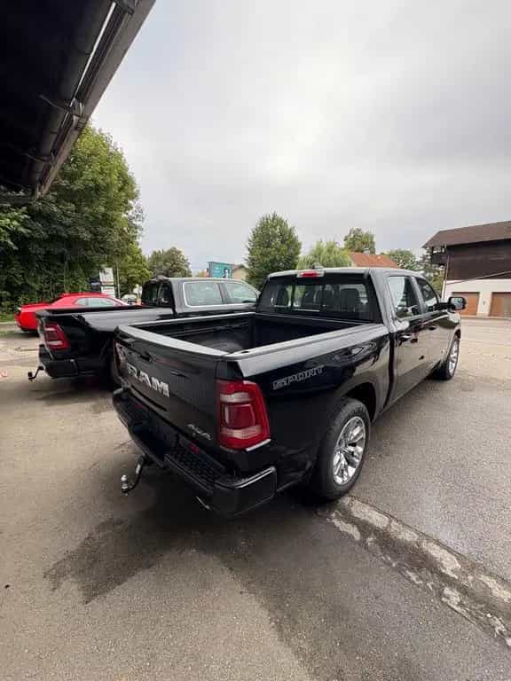 Dodge RAM 1500 Laramie Sport null-photo-2
