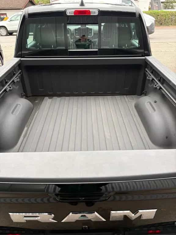 Dodge RAM 1500 Laramie Sport null-photo-6