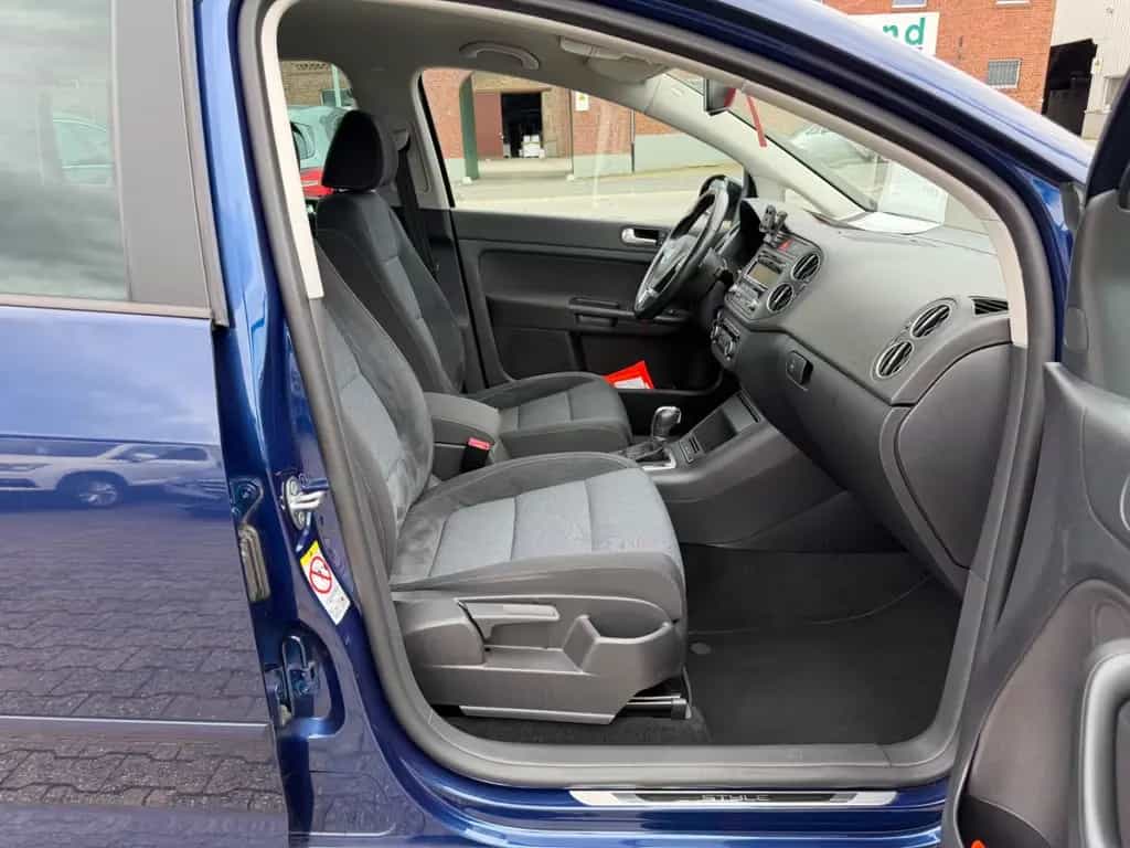 Volkswagen Golf Plus VI Anhkp AUTOMATIK Pdc Sitzhz Tempo BT 04/2011-photo-10