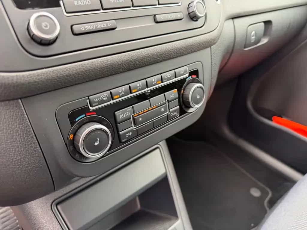 Volkswagen Golf Plus VI Anhkp AUTOMATIK Pdc Sitzhz Tempo BT 04/2011-photo-16