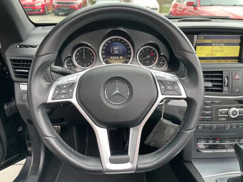 Mercedes-Benz E-Class 300 Cabrio CGI BlueEfficiency AMG-PAKET 12/2011-photo-13