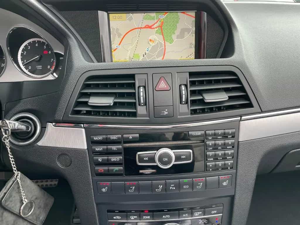 Mercedes-Benz E-Class 300 Cabrio CGI BlueEfficiency AMG-PAKET 12/2011-photo-14