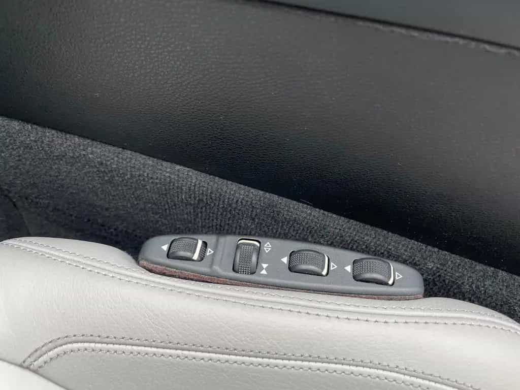 Mercedes-Benz E-Class 300 Cabrio CGI BlueEfficiency AMG-PAKET 12/2011-photo-19