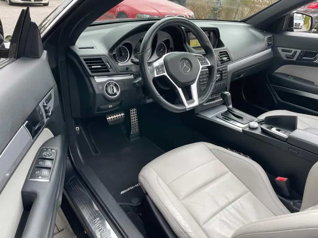 Mercedes-Benz E-Class 300 Cabrio CGI BlueEfficiency AMG-PAKET 12/2011-photo-3