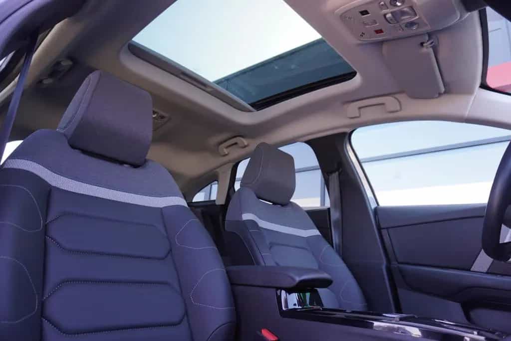 Citroën C4 1.2 Pure Tech Max/Panorama/Kamera/LED/Navi/ 10/2023-photo-16
