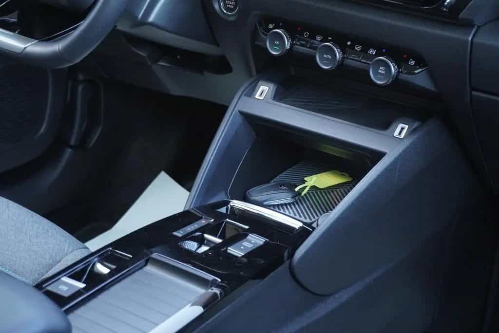 Citroën C4 1.2 Pure Tech Max/Panorama/Kamera/LED/Navi/ 10/2023-photo-18