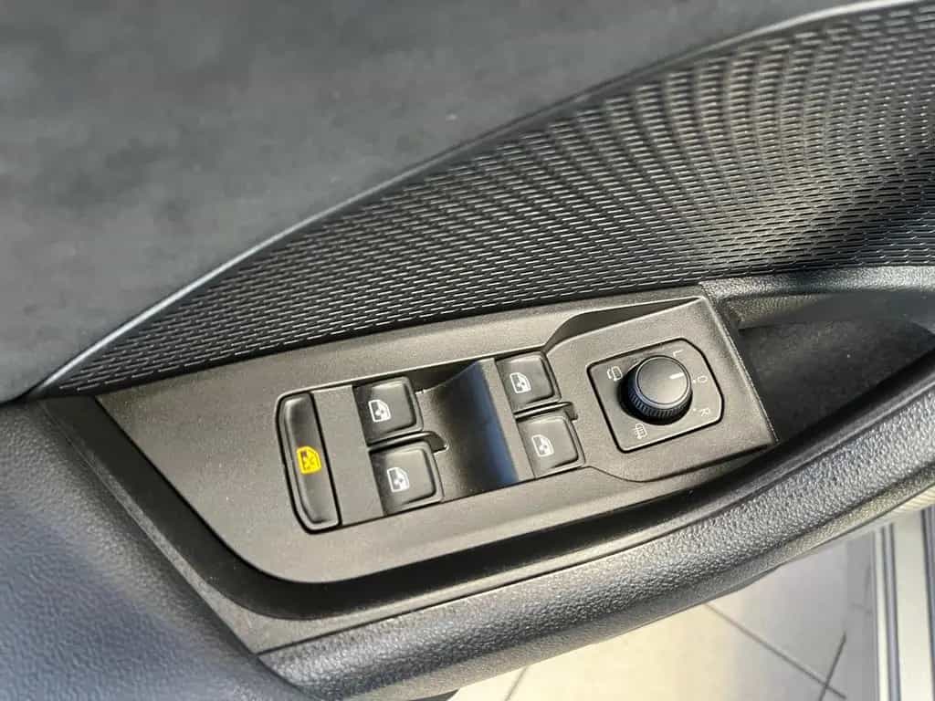 Skoda Octavia Combi RS 2.0 TSI DSG Standheizung MATRIX 02/2023-photo-15