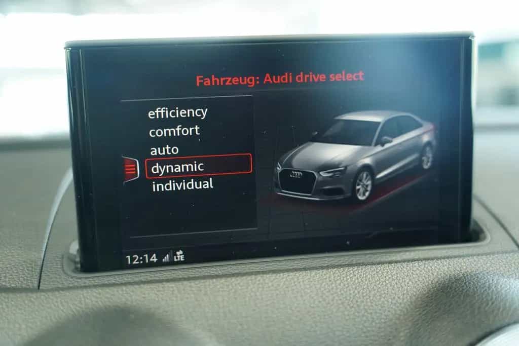 Audi S3 Limousine q. 2.H *Pano*NO OPF*Schale*Virtual 02/2018-photo-31