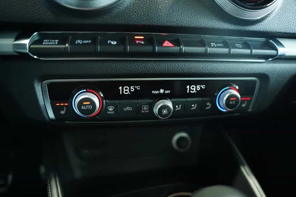Audi S3 Limousine q. 2.H *Pano*NO OPF*Schale*Virtual 02/2018-photo-34