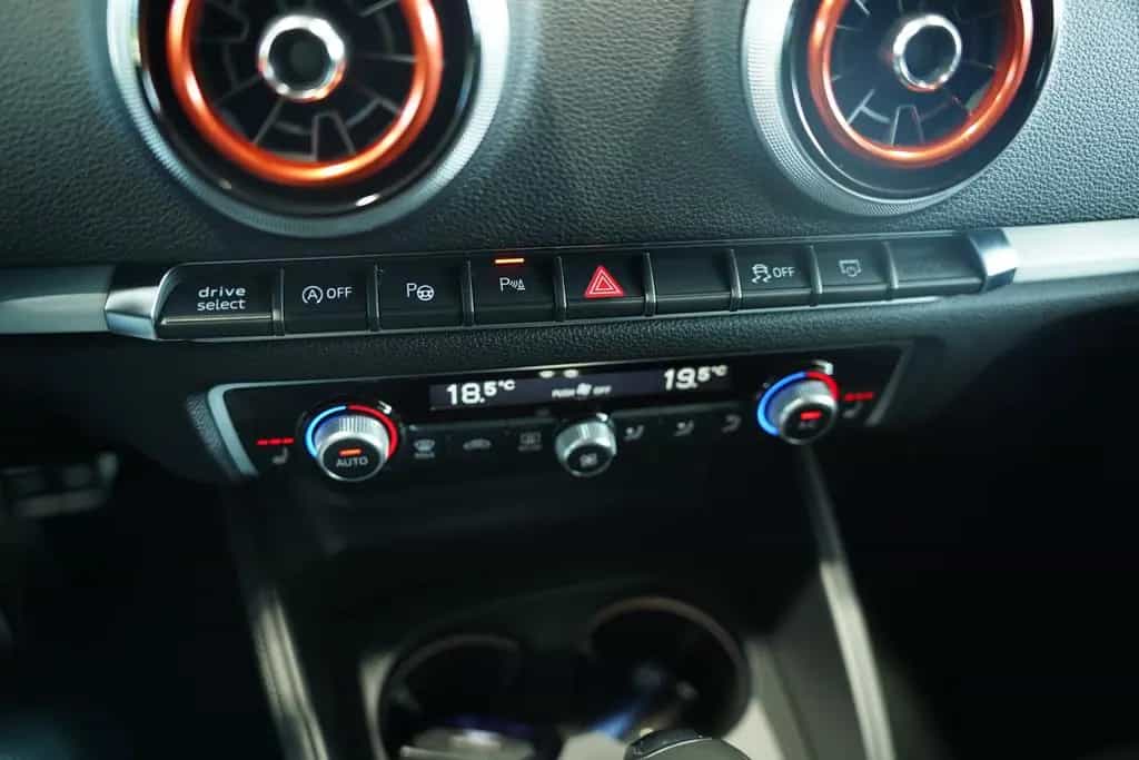 Audi S3 Limousine q. 2.H *Pano*NO OPF*Schale*Virtual 02/2018-photo-35