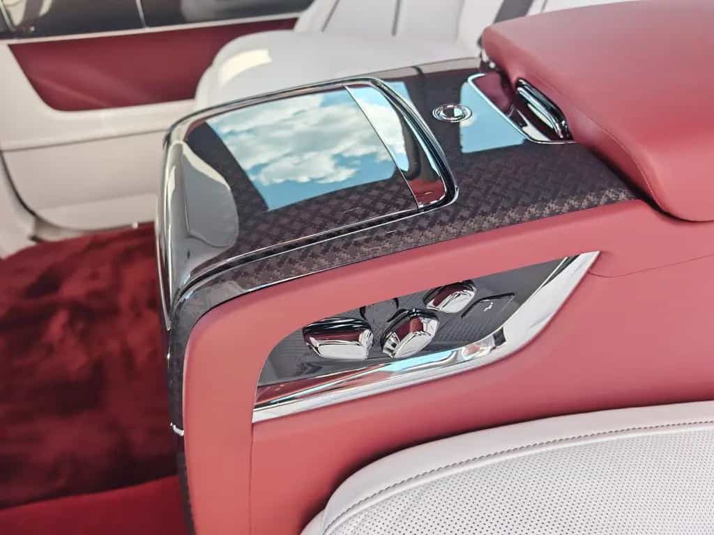 Rolls-Royce Cullinan Black Badge Series II - Sofort !!! 04/2026-photo-12