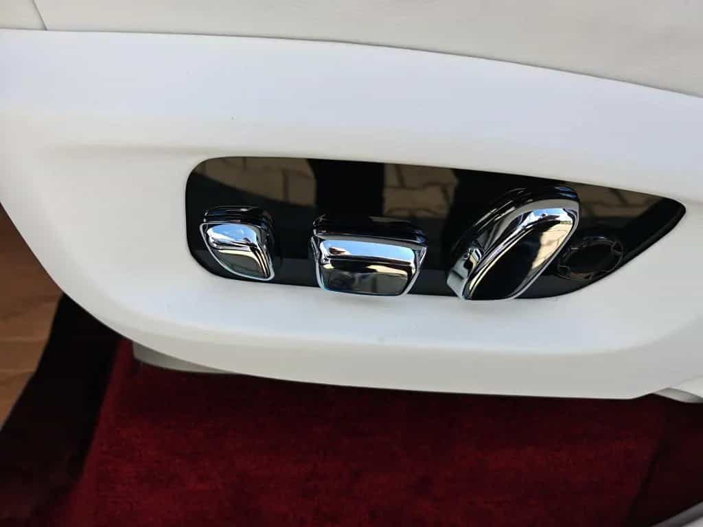 Rolls-Royce Cullinan Black Badge Series II - Sofort !!! 04/2026-photo-17