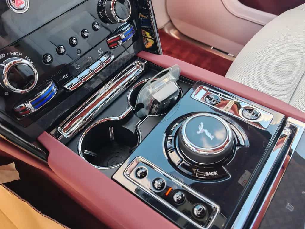 Rolls-Royce Cullinan Black Badge Series II - Sofort !!! 04/2026-photo-19