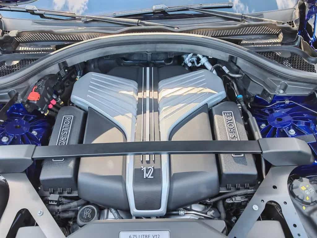 Rolls-Royce Cullinan Black Badge Series II - Sofort !!! 04/2026-photo-25