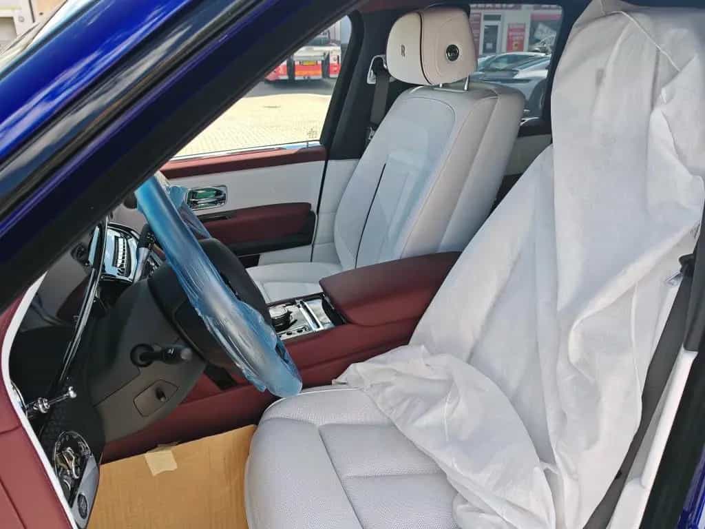 Rolls-Royce Cullinan Black Badge Series II - Sofort !!! 04/2026-photo-9